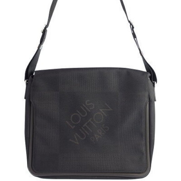 Louis Vuitton Damier Messenger Shoulder Bag - Picture 1 of 8